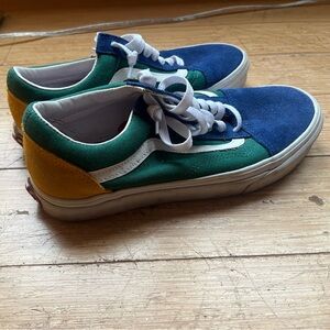 Used Yacht Club vans
Women’s 8 
Men’s 6.5